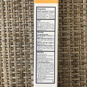 erborian Makeup - Erborian B.B. Creme NEW IN BOX erborian Makeup - Erborian B.B. Creme NEW IN BOX